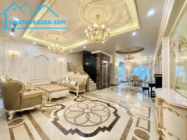 ĐẲNG CẤP! BÁN BIỆT THỰ CIPUTRA KHU Q - 480M² - MT 12M - GARA Ô TÔ - THANG MÁY - GIÁ 148 TỶ