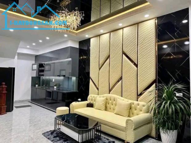 ÔNG BÀ EM BẢO TÌM KHÁCH BÁN HỘ CHO ÔB CĂN NHÀ Ở #PHẠM_TUẤN_TÀI nhỉnh 14 tỷ ctl