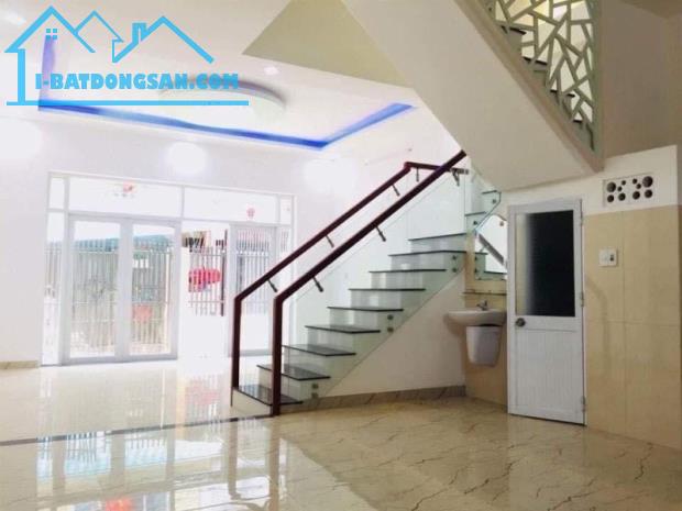♣ Nhà Kiệt hơn 3m Hoàng Diệu, 66m2, ngang 5.4m, vuông, 3 tầng cứng sạch, 3.xx tỷ - 1