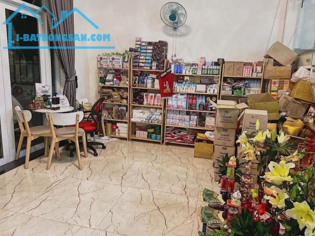 ♣ Nhà Kiệt hơn 3m Hoàng Diệu, 66m2, ngang 5.4m, vuông, 3 tầng cứng sạch, 3.xx tỷ - 4