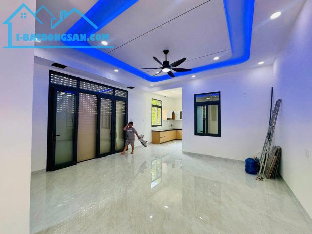 Bán nhà 89,9m2 mới xây TĐC Đất Lành - 3