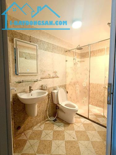 SIÊU PHẨM LẠC LONG QUÂN MỚI CỰC ĐẸP, 2 THOÁNG, DÂN XÂY Ô TÔ GẦN, BÃI XE NGAY NHÀ CHỈ 9.2 - 3