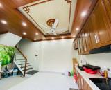 TRUNG TÂM VIỆT HƯNG - NHÀ DÂN XÂY - THOÁNG SÁNG - ĐI BỘ RA BIG C -