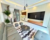 BÁN NHÀ ĐÀM QUANG TRUNG - LONG BIÊN - GARA - THANG MÁY - 35m² - MT 4.7m - Giá 9,3 tỷ