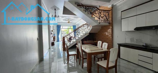 Nhà hẻm thị trấn Đức Hòa dt 145m2 1 lầu 3pn 3wc giá 3 tỷ - 4
