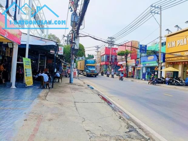 Bán Đất Mặt tiền Tỉnh lộ 43, gần chợ Đầu mối Thủ Đức, 5600m2 ( 35x158m), giảm 147 tỷ.