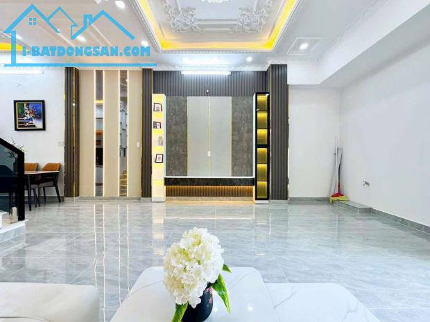 Bán nhà mới hoàn thiện tại TT Nhà Bè - DT: 5M x 9M - Giá: 4Tỷ 390 - 5
