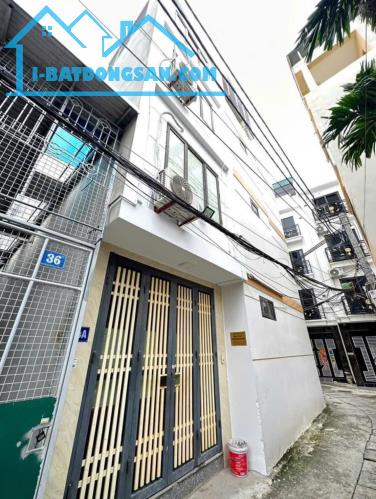 Bán nhà 4Tx33m2 giá 2tỷ7 ô tô đỗ cổng, thiết kế hiện đại , phong cách châu âu