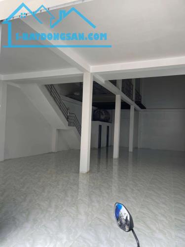 Cho thuê nhà hẻm 9m Hoà Bình, Tân Phú, 9x19m, 18tr, tiện làm kho