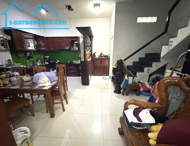 Bán nhà 2 tầng, ngang 6m, hẻm oto tới nhà , khu phân lô Lã Xuân Oai-Q9 - 1
