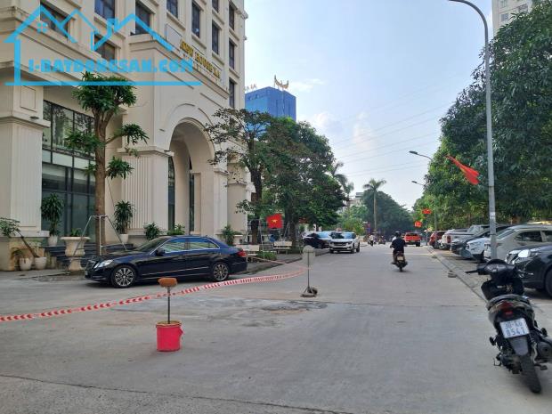 bán b iệt thự liên  kề NEWHOUSE KĐT Xa La Phúc La 45/75m2 X 6 tầng mặt tiền .5m, 19.5 tỷ
