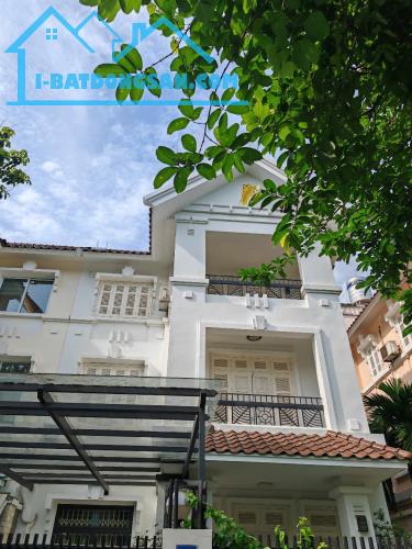 Bán biệt thự  song lập CIPUTRA, 240m2, mt 12m, 60tỷ.