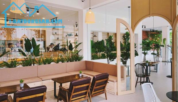 BÁN NHÀ MẶT PHỐ ĐẶNG VĂN NGỮ, ĐỐNG ĐA - 210M² - 2 MẶT TIỀN - THANG MÁY - KD TỐT - GIÁ 99