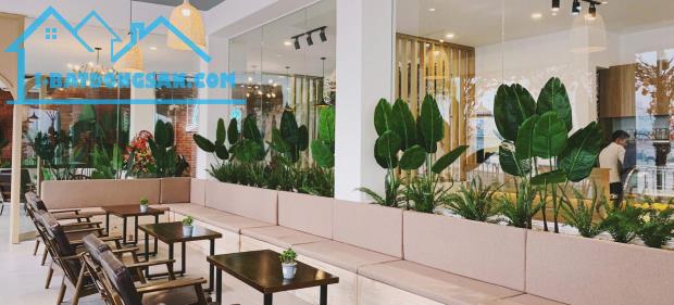 BÁN NHÀ MẶT PHỐ ĐẶNG VĂN NGỮ, ĐỐNG ĐA - 210M² - 2 MẶT TIỀN - THANG MÁY - KD TỐT - GIÁ 99 - 1