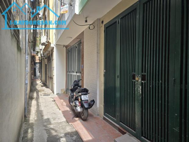 Bán nhà Tân Mai – 35m² – 5 tầng – mặt tiền rộng 4.9m – gần ô tô – giá 7.5 tỷ