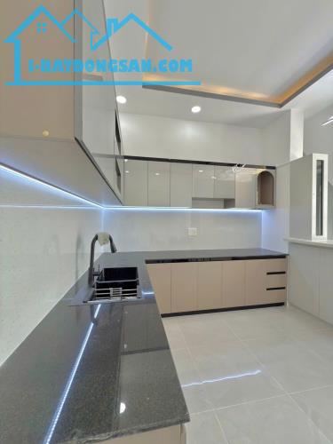 NHÀ LẦU XÂY MỚI GẦN KDL BỬU LONG GIÁ 2TYXXX - 3