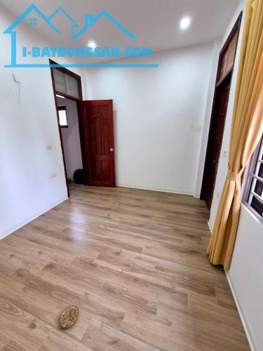 BÁN GẤP NHÀ ĐẸP KHƯƠNG TRUNG THANH XUÂN - LÔ GÓC - NGÕ Ô TÔ 40M2 NHỈNH 8 TỶ