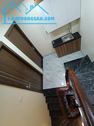 Nhà mới đét -  Ở kết hợp cho thuê - 8 phòng ngủ - có  ban công - 2