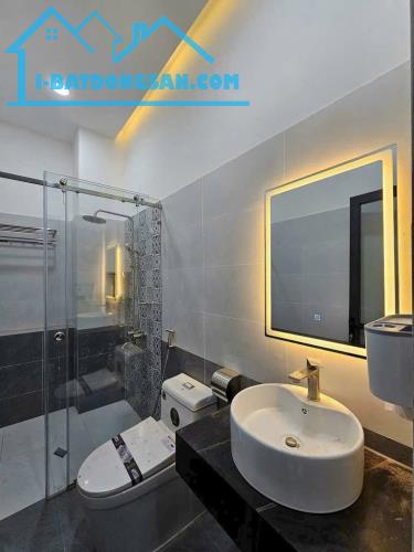 HUỲNH TẤN PHÁT P. Phú Thuận Phú Mỹ Hưng vip Q7 

NGANG 5 DÀI 14  XÂY MỚI 4 TẤM CÓ 7 TỶ - 1