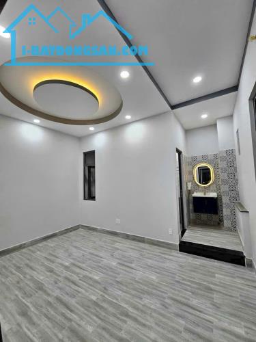 HUỲNH TẤN PHÁT P. Phú Thuận Phú Mỹ Hưng vip Q7 

NGANG 5 DÀI 14  XÂY MỚI 4 TẤM CÓ 7 TỶ - 4