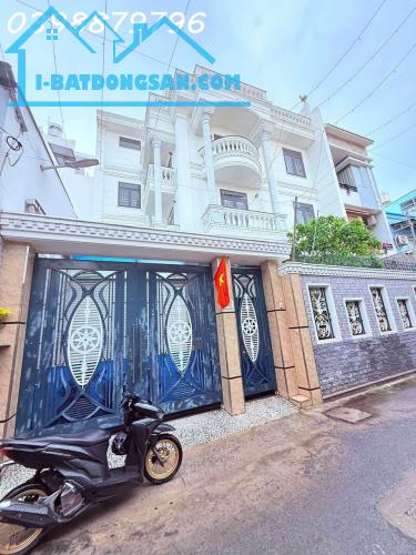 "Bán Biệt Thự Bình Tân 5 lầu , 168m2 , 5PN 
master , thang máy , ngang 12m ,22 tỷ