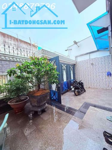 "Bán Biệt Thự Bình Tân 5 lầu , 168m2 , 5PN 
master , thang máy , ngang 12m ,22 tỷ - 1