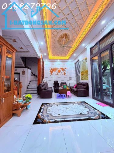 "Bán Biệt Thự Bình Tân 5 lầu , 168m2 , 5PN 
master , thang máy , ngang 12m ,22 tỷ - 2