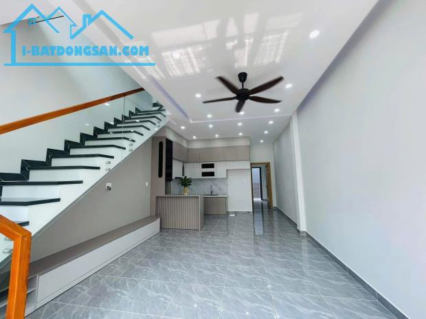 Hạ giá bán gấp nhà sổ riêng thổ cư cuối đường Đồng Khởi giá 700tr nhận nhà - 1