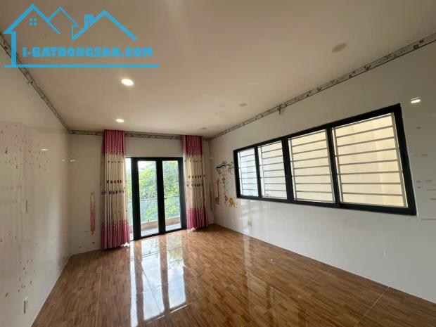 Nhà 3 tầng xây tâm huyết – hẻm tải tránh - Thạnh Lộc Quận 12 – ngang 5m – giá 5.7 tỷ - 2