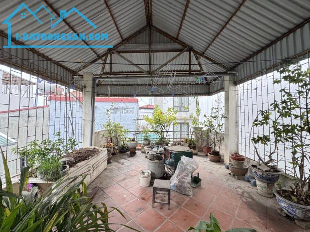 Bán nhà đất tặng nhà 4T Hồng Tiến. 68m x 4m, nở hậu, lô góc, ngõ thông giá 12 tỷ có tl. - 2