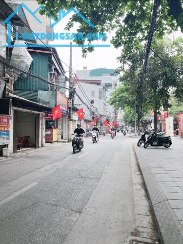 NHÀ VEN HỒ ĐIỀU HOÀ PHỐ QUAN NHÂN - 60M - MẶT TIỀN 5M - 12TỶ