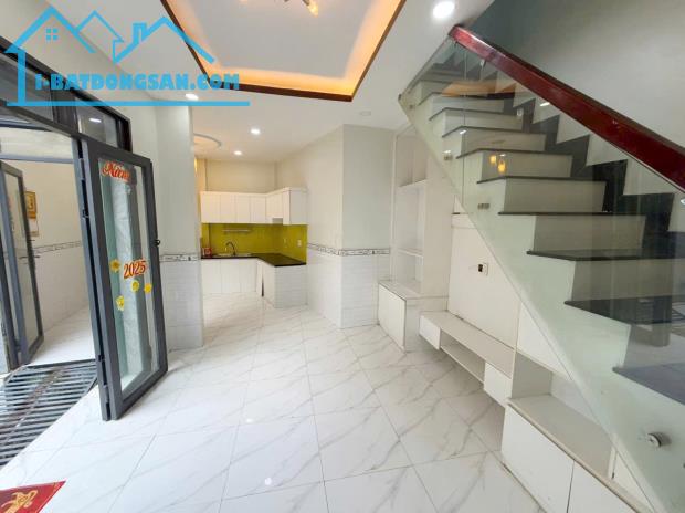Nhà mới 2 tầng hẻm 775 Ba Đình P10Q8 (ko qui hoạch) - 1
