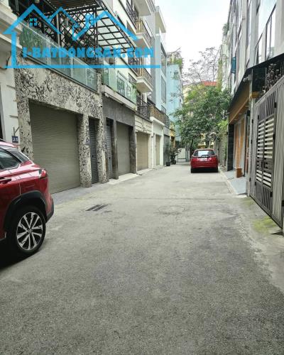 NHÀ HOÀNG VĂN THÁI 35M Ô TÔ ĐỖ CỬA - 3 BƯỚC RA PHỐ