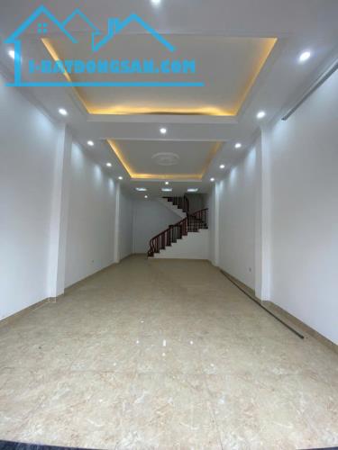 Bán nhà Vĩnh Quỳnh 5 tầng mới Koong 50m  ô tô dừng đỗ tiện ích sẵn có giá 7.6 tỷ - 1