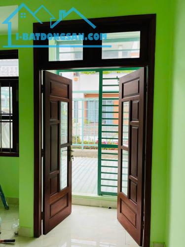 chủ nhà cần tiền bán gấp nhà 100m2 hà đặc Q12 - 3