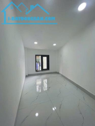Nhà Đẹp Giá Rẻ Trung Tâm Quận 10 – 3 Tầng Chỉ 1.2 Tỷ, Sổ Hồng Riêng" nở hậu - 2