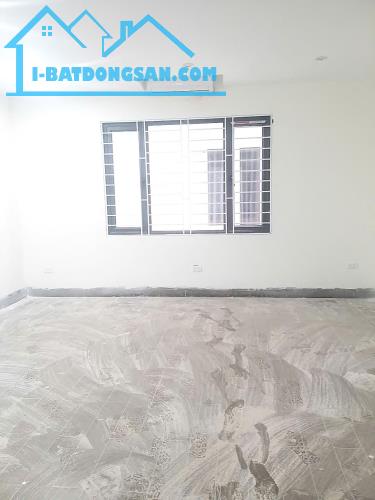 Bán nhà mới 5 tầng vào ở ngay, dt 33m2, phố Cầu Am – Vạn Phúc, quận Hà Đông, cách bưu điện