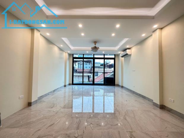 Bán nhà trung tâm Đống Đa, Chùa Láng, ô tô đỗ cửa, nhà mới thang máy: 51m2, 6 tầng, MT4.7m - 4