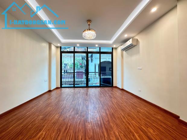 Bán nhà trung tâm Đống Đa, Chùa Láng, ô tô đỗ cửa, nhà mới thang máy: 51m2, 6 tầng, MT4.7m - 2