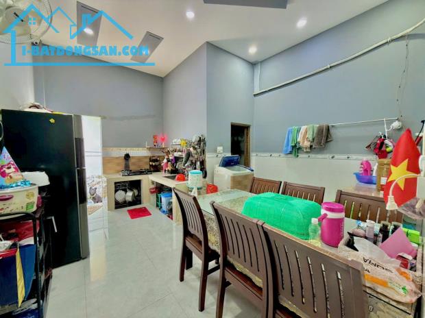 Bán nhà KDC Bửu Long, đường nhựa 12m, nhà còn mới đẹp, chỉ 4 tỷ - 4