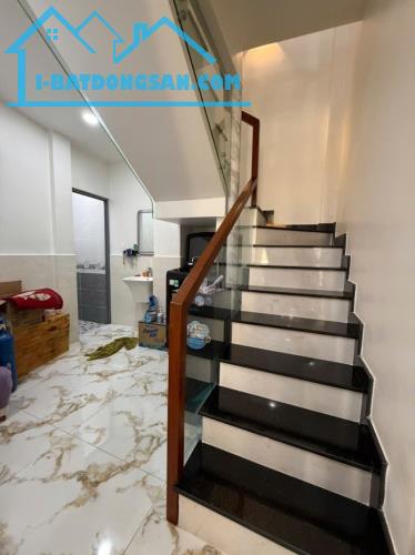 QUẬN 8 NGAY CẦU CHÀ VÀ KẾ QUẬN 5 - DT GẦN 60M2 CN ĐỦ - NỞ HẬU TÀI LỘC - HẺM THÔNG - 5.4 TỶ - 2