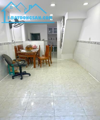 Bán nhanh nhà 1 lầu hẻm 710 Huỳnh Tấn Phát, Tân Phú, Quận 7