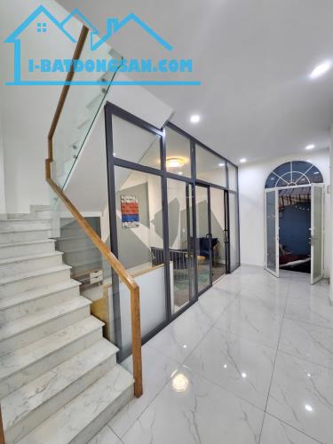 Bán nhà đẹp 2 tầng, 46m2, Huỳnh Tấn Phát, Quận 7, nhỉnh 4tỷ