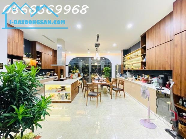 BÁN TÒA NHÀ LÔ GÓC PHỐ THÁI HÀ - 138M² x 6 TẦNG THANG MÁY - GARA Ô TÔ - KD SẦM UẤT - GIÁ - 1