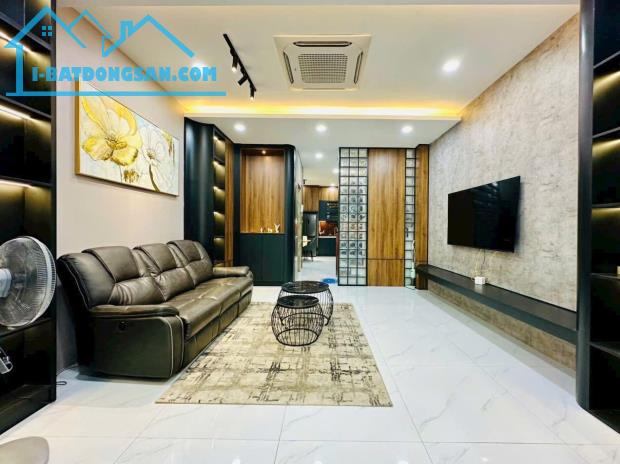 Bán Siêu Phẩm Nhà Phố Có Thang Máy Đường Hoàng Văn Thụ, Phường 04, Quận Tân Bình - 1