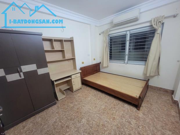 Cho thuê nhà ngõ 467 Lĩnh Nam 5 tầng x 30m2, 3 ngủ, 4 vệ sinh, 9 Triệu ở gđ, nhóm 6 người - 2