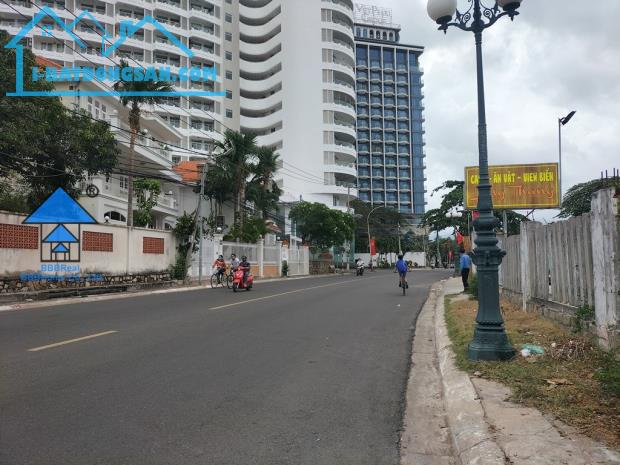 BÁN NHÀ MẶT TIỀN ĐƯỜNG TRẦN PHÚ, P5 VŨNG TÀU B1498