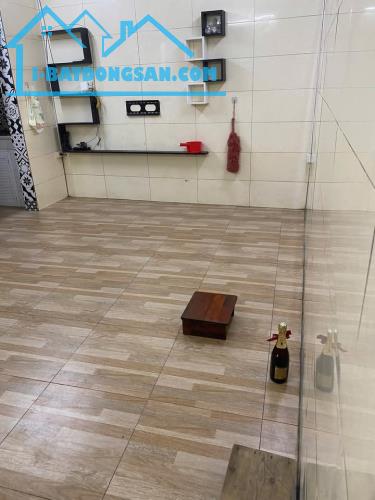 Cho thuê nhà ngõ phố Đê Tô Hoàng Hai Bà Trưng 30m x 3 tầng, giá 6tr/tháng - 4