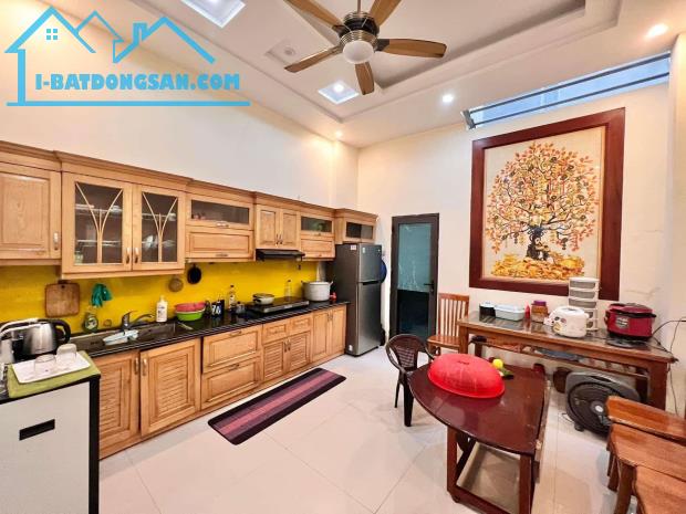 BÁN NHÀ 5.4 TỶ 4 TẦNG 74M2 CÓ SÂN ĐỂ Ô TÔ VỊ TRÍ VIP KHU HOÀ VƯỢNG - 2