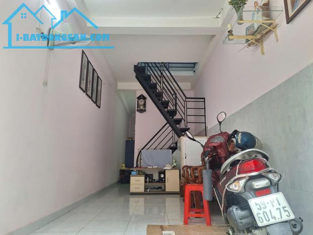 Nhà Mới ở ngay, Tăng Nhơn Phú B, Quận 9, Dt 40m2( 3 x 13 ), 2 tầng, chỉ 2.5ty